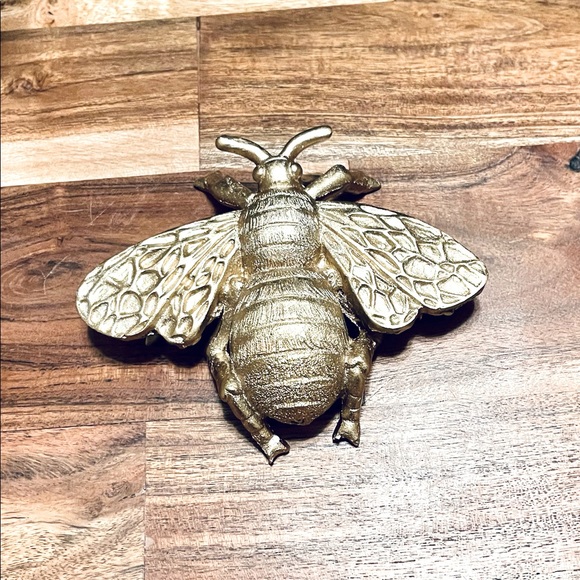 Target Gold Resin Bumble Bee Garden Figure Tiered Tray Decor - Picture 2 of 9